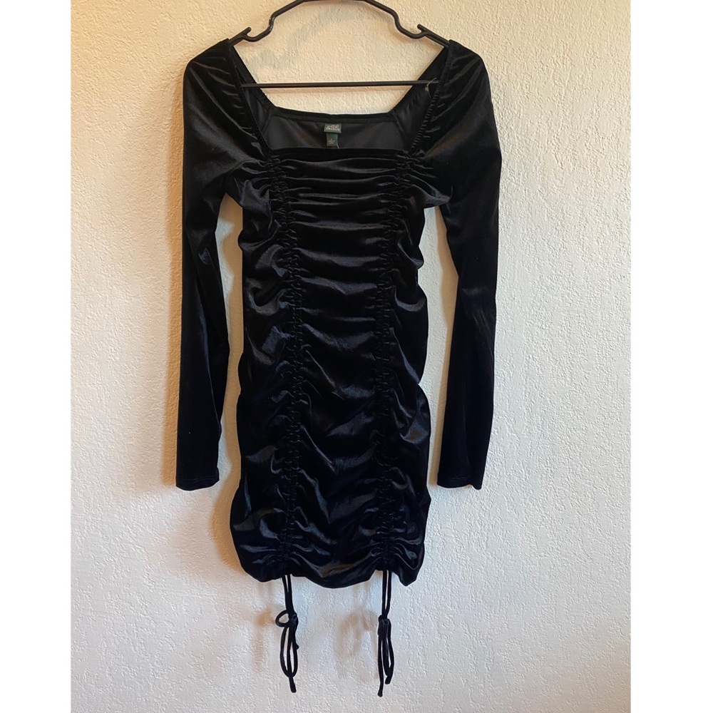 Wild Fable long sleeve ruched velvet dress